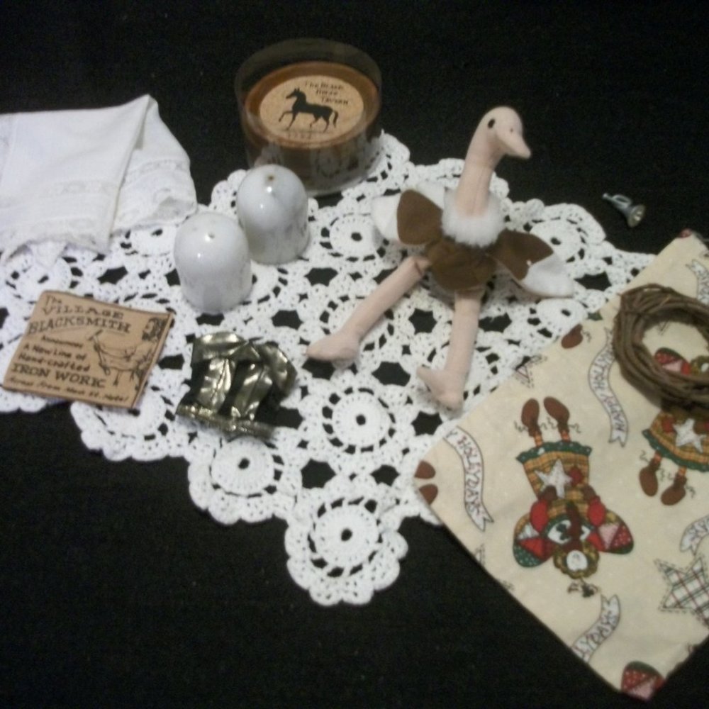 COTTAGECORE SHABBY CHIC PRAIRIE VNT DOILY ETC LOT